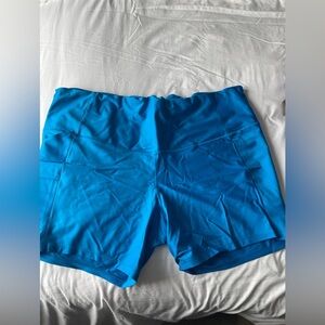 High rise shorts with pockets